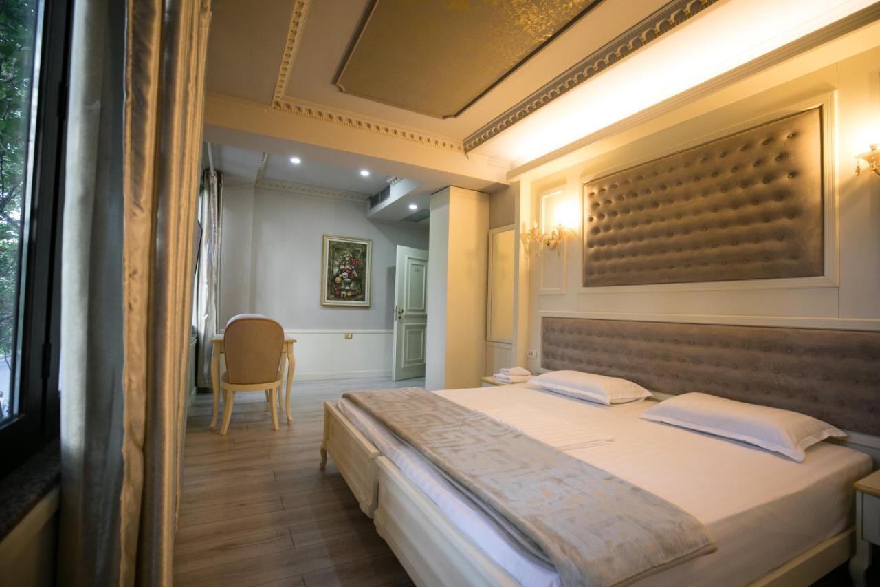 Hotel Lotus Tiranë Ngoại thất bức ảnh
